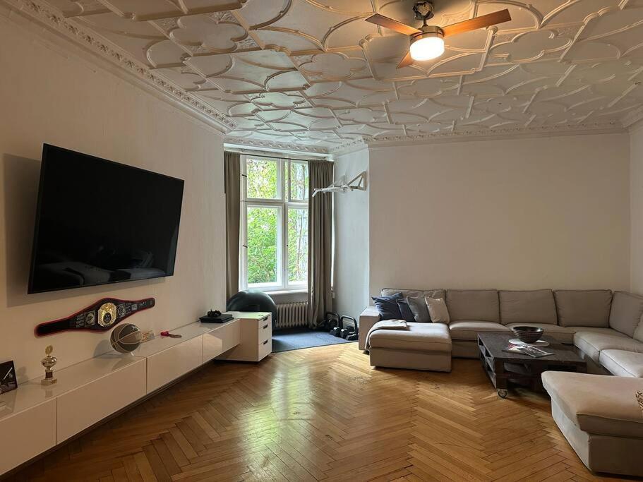 Grosses Apartment Am Kudamm ベルリン エクステリア 写真