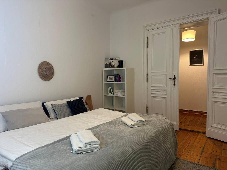 Grosses Apartment Am Kudamm ベルリン エクステリア 写真