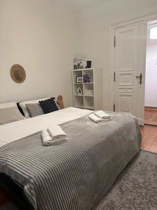 Grosses Apartment Am Kudamm ベルリン エクステリア 写真